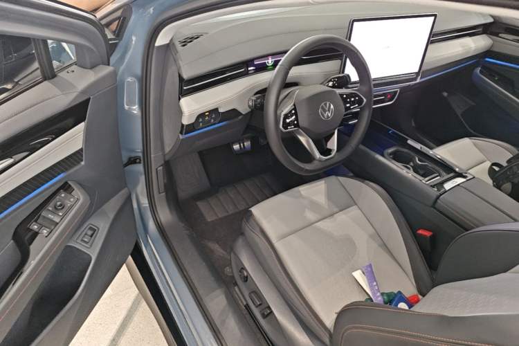Used Volkswagen ID.7 VIZZION 2024 AIR model Driver Seat