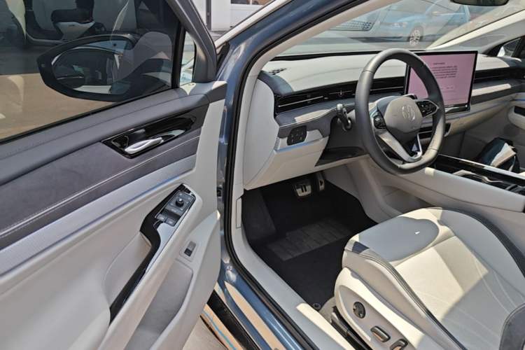 Used Volkswagen ID.7 VIZZION 2024 First Edition Driver Seat