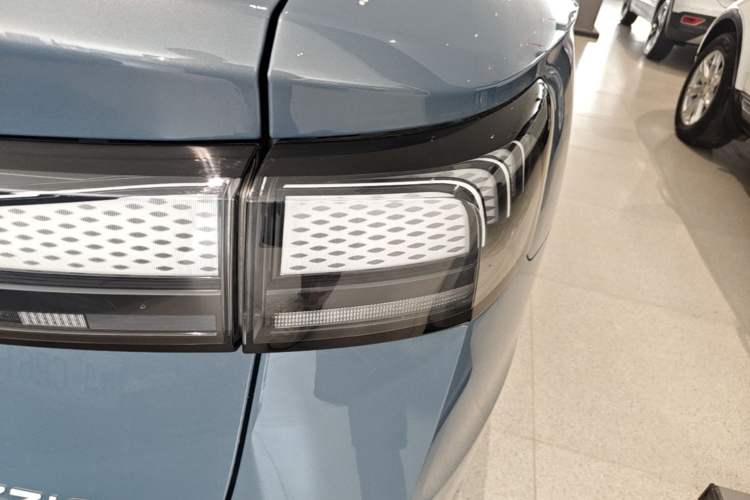 Used Volkswagen ID.7 VIZZION 2024 AIR model Exterior 3