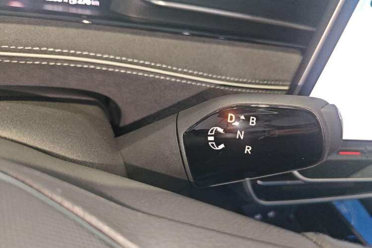 Used Volkswagen ID.7 VIZZION 2024 PRO Model Gear Lever