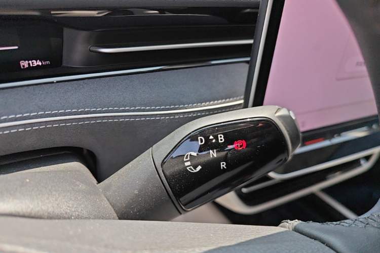 Used Volkswagen ID.7 VIZZION 2024 First Edition Gear Lever