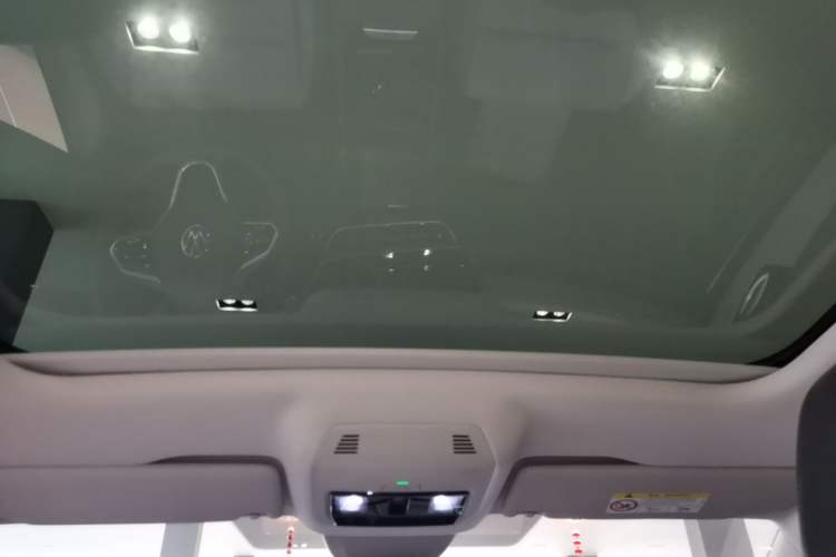 Used Volkswagen ID.7 VIZZION 2024 AIR model Headliner