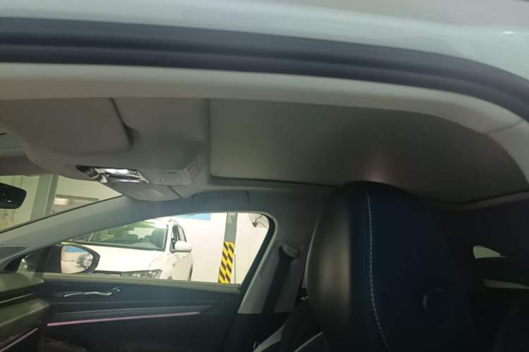 Used Volkswagen ID.7 VIZZION 2024 PRO Model Headliner