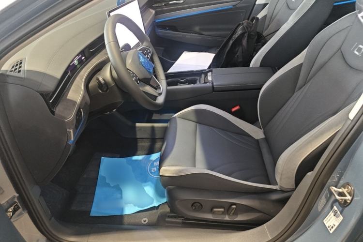 Used Volkswagen ID.7 VIZZION 2024 PRO Model Left Front Seat