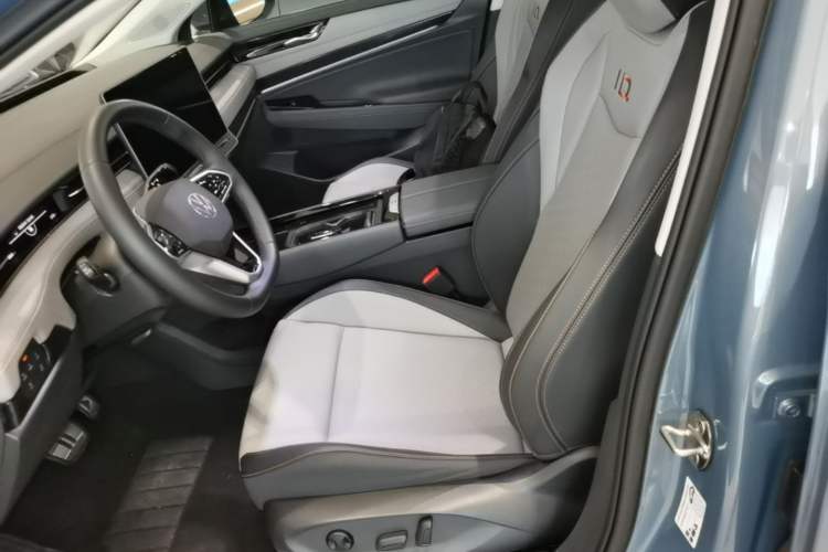 Used Volkswagen ID.7 VIZZION 2024 AIR model Left Front Seat