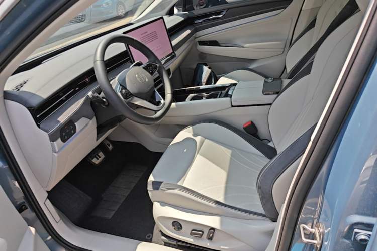 Used Volkswagen ID.7 VIZZION 2024 First Edition Left Front Seat