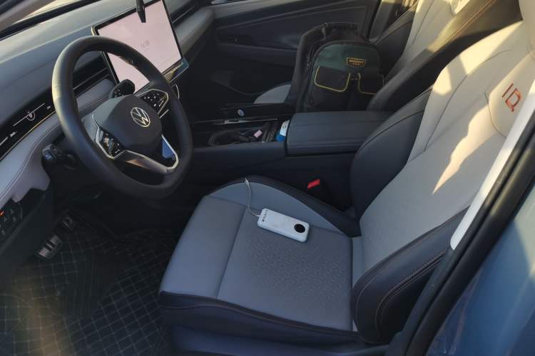 Used Volkswagen ID.7 VIZZION 2024 AIR model Left Front Seat