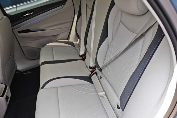 Used Volkswagen ID.7 VIZZION 2024 First Edition Left Rear Seat