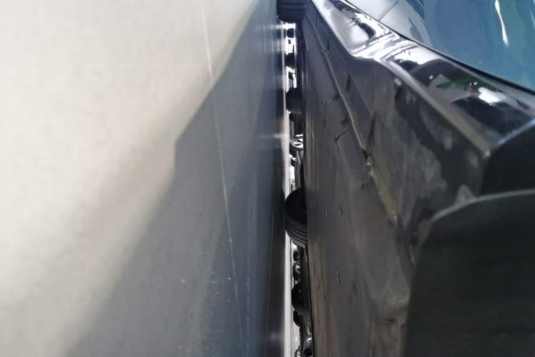 Used Volkswagen ID.7 VIZZION 2024 AIR model Left Side Sill