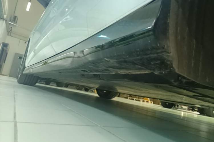 Used Volkswagen ID.7 VIZZION 2024 PRO Model Left Side Sill
