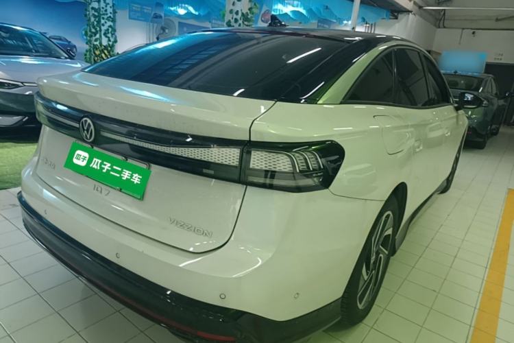 Used Volkswagen ID.7 VIZZION 2024 PRO Model Rear Right 45 Deg