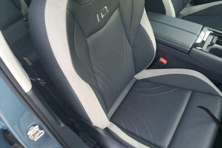 Used Volkswagen ID.7 VIZZION 2024 First Edition Right Front Seat