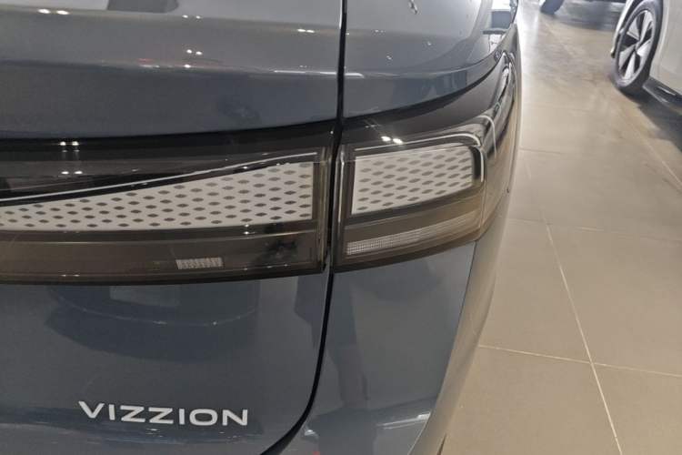 Used Volkswagen ID.7 VIZZION 2024 PRO Model Right Rear Taillight