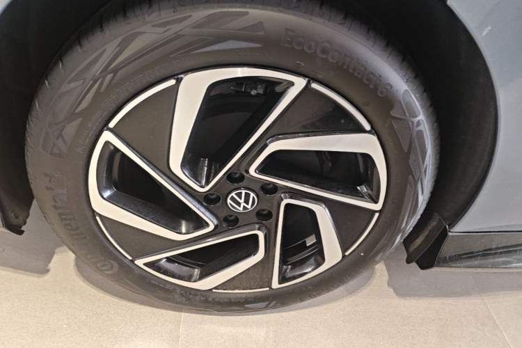 Used Volkswagen ID.7 VIZZION 2024 PRO Model Right Rear Wheel Hub