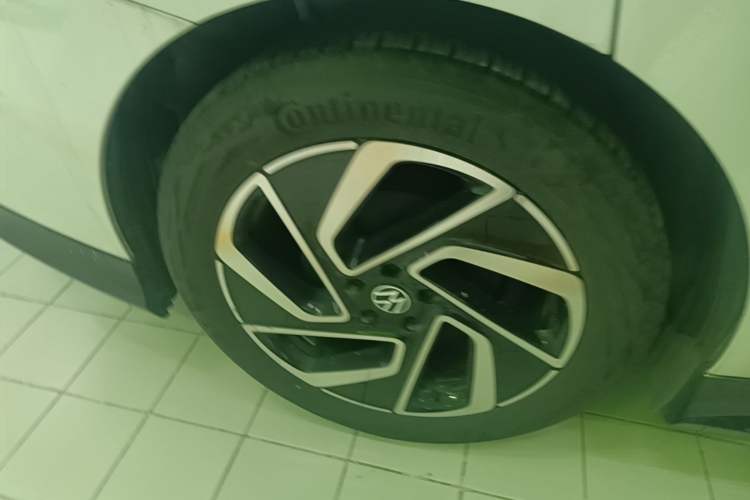 Used Volkswagen ID.7 VIZZION 2024 PRO Model Right Rear Wheel Hub