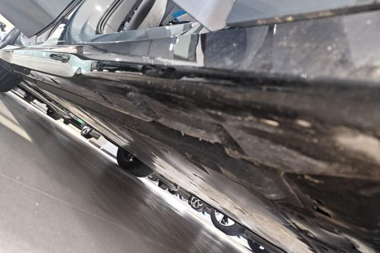 Used Volkswagen ID.7 VIZZION 2024 PRO Model Right Side Sill