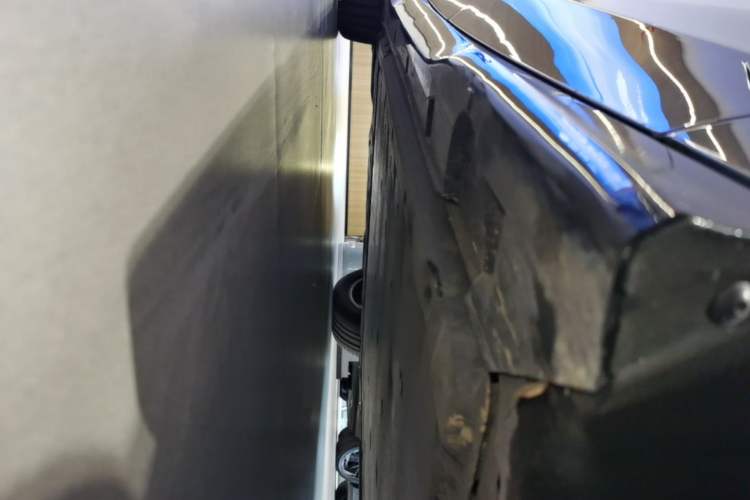 Used Volkswagen ID.7 VIZZION 2024 AIR model Right Side Sill