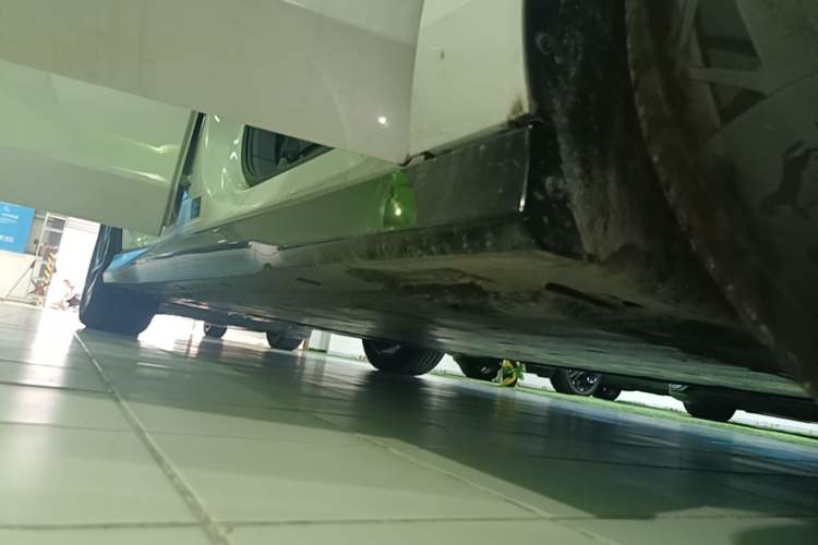 Used Volkswagen ID.7 VIZZION 2024 PRO Model Right Side Sill