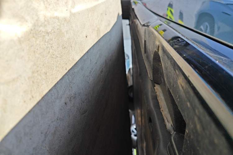 Used Volkswagen ID.7 VIZZION 2024 First Edition Right Side Sill