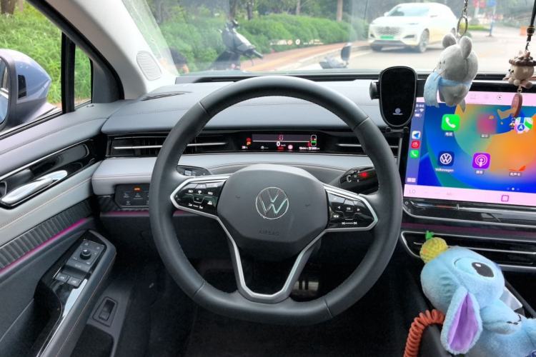 Used Volkswagen ID.7 VIZZION 2024 AIR model Steering Wheel
