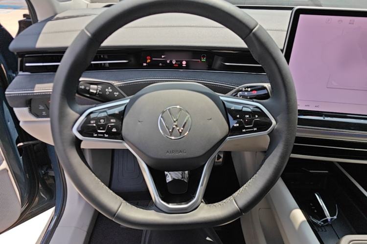 Used Volkswagen ID.7 VIZZION 2024 First Edition Steering Wheel