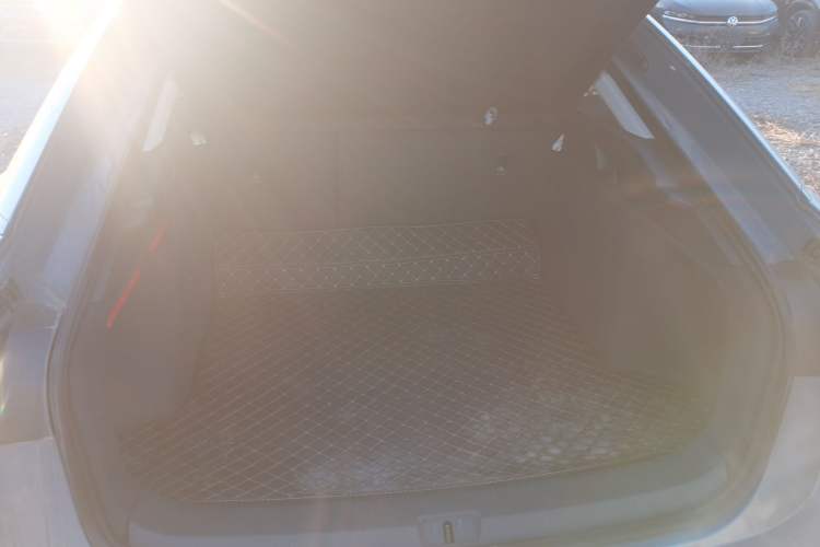 Used Volkswagen ID.7 VIZZION 2024 AIR model Trunk