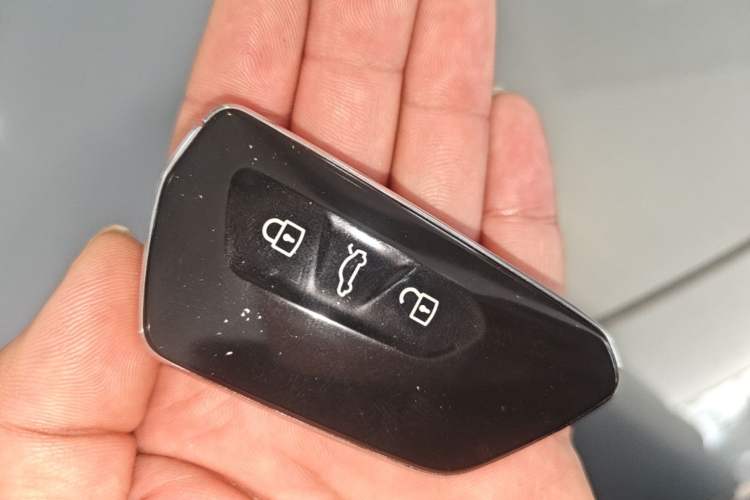 Used Volkswagen ID.7 VIZZION 2024 PRO Model Vehicle Key
