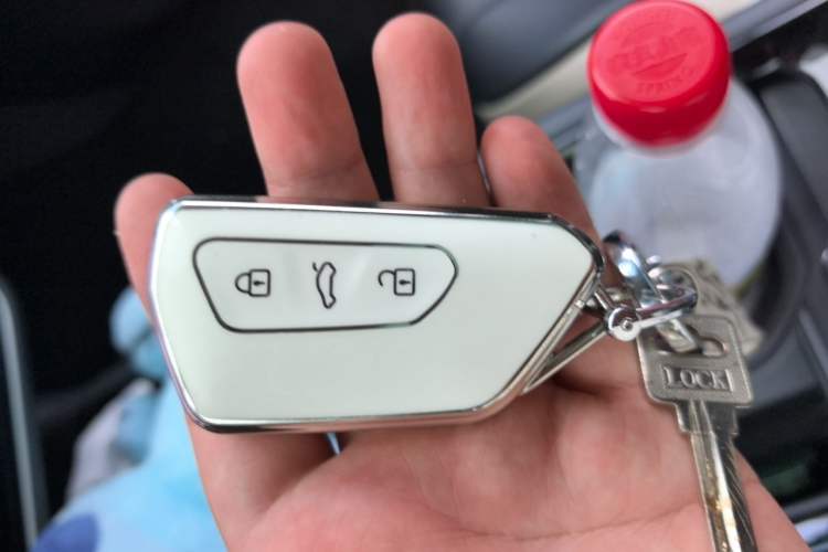 Used Volkswagen ID.7 VIZZION 2024 AIR model Vehicle Key