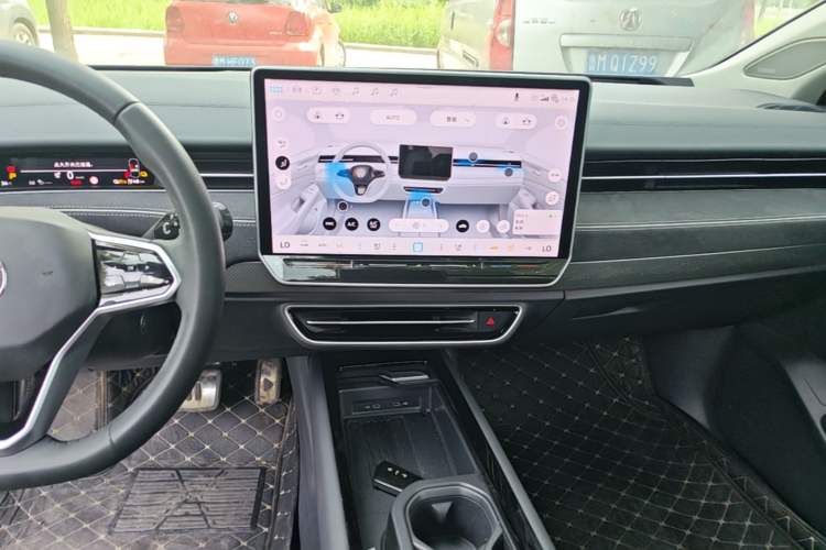 Used Volkswagen ID.7 VIZZION 2024 PRO Model Audio And AC Panel