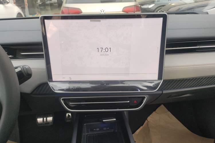 Used Volkswagen ID.7 VIZZION 2024 AIR model Audio And AC Panel