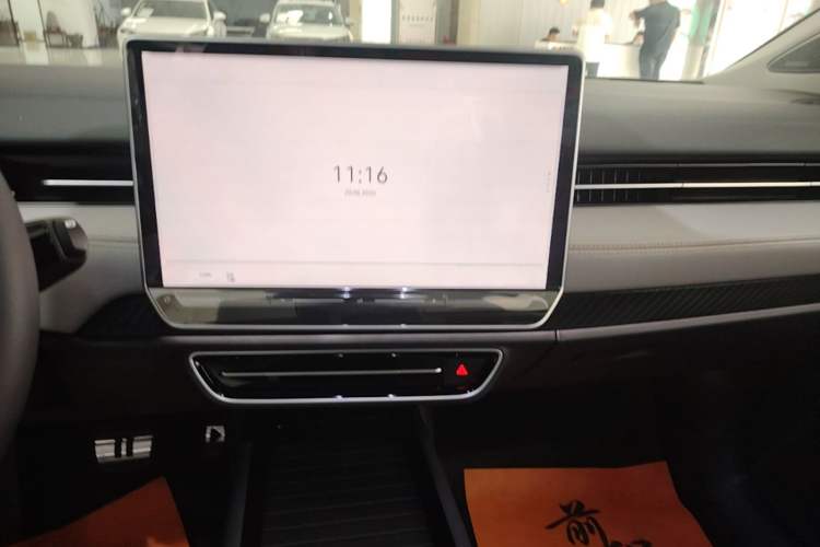 Used Volkswagen ID.7 VIZZION 2024 AIR model Audio And AC Panel