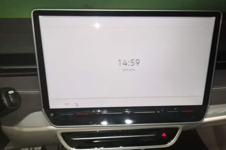 Used Volkswagen ID.7 VIZZION 2024 First Edition Audio And AC Panel
