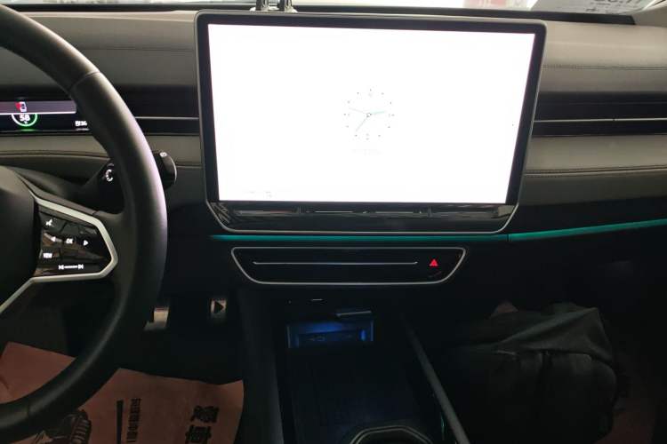 Used Volkswagen ID.7 VIZZION 2024 AIR model Audio And AC Panel