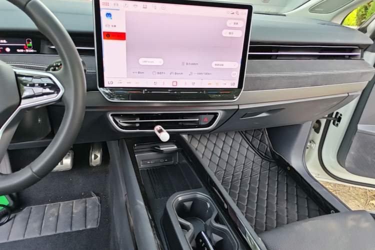 Used Volkswagen ID.7 VIZZION 2024 PRO Model Audio And AC Panel