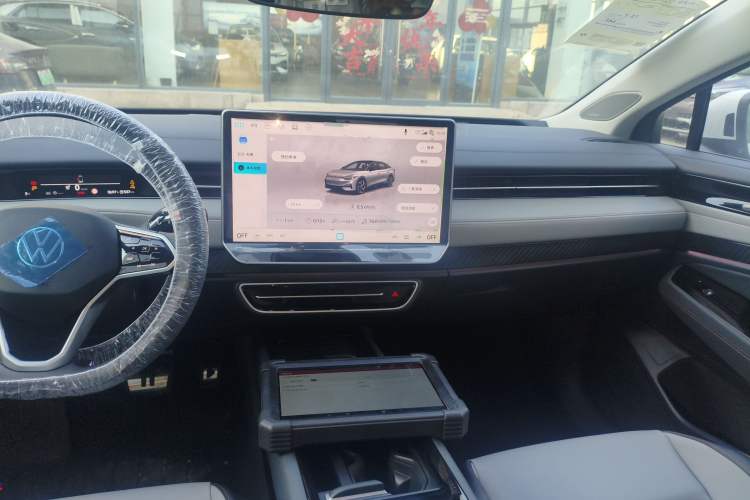 Used Volkswagen ID.7 VIZZION 2024 AIR model Audio And AC Panel