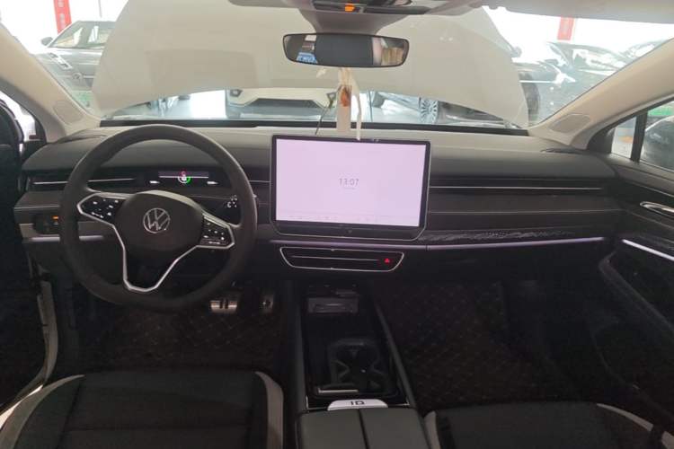 Used Volkswagen ID.7 VIZZION 2024 PRO Model Center Console