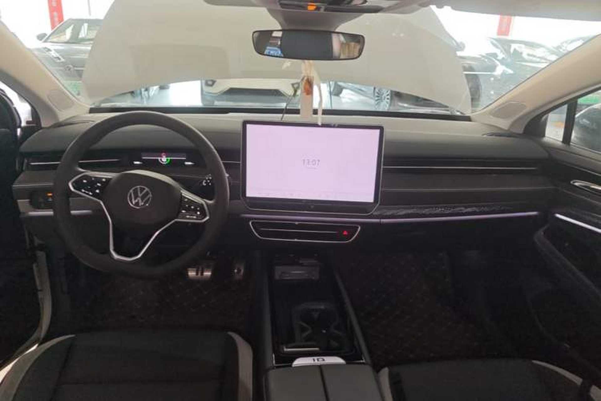 Used Volkswagen ID.7 VIZZION 2024 PRO Model Center Console