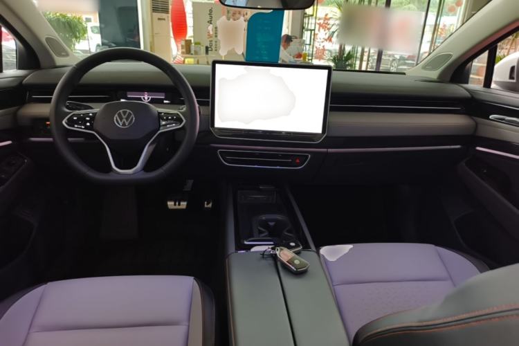 Used Volkswagen ID.7 VIZZION 2024 AIR model Center Console