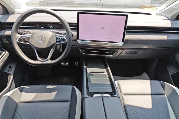 Used Volkswagen ID.7 VIZZION 2024 First Edition Center Console