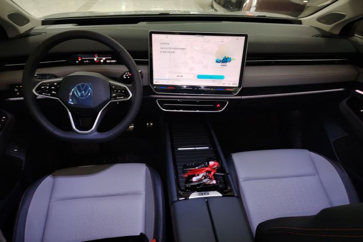 Used Volkswagen ID.7 VIZZION 2024 AIR model Center Console