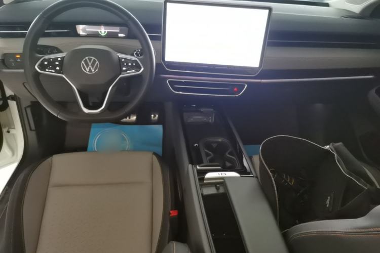 Used Volkswagen ID.7 VIZZION 2024 AIR model Center Console