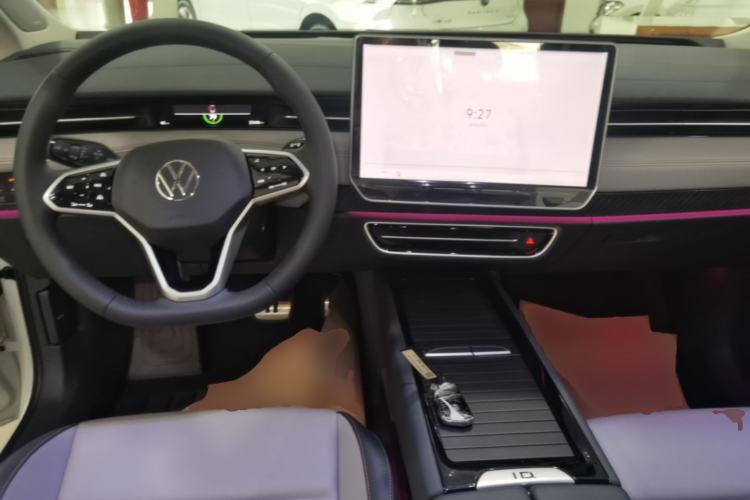 Used Volkswagen ID.7 VIZZION 2024 AIR model Center Console