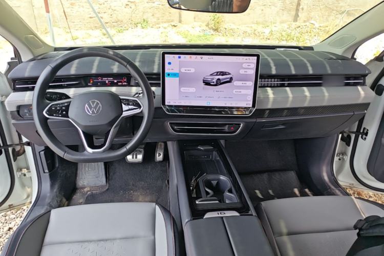 Used Volkswagen ID.7 VIZZION 2024 AIR model Center Console