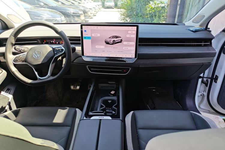 Used Volkswagen ID.7 VIZZION 2024 PRO Model Center Console