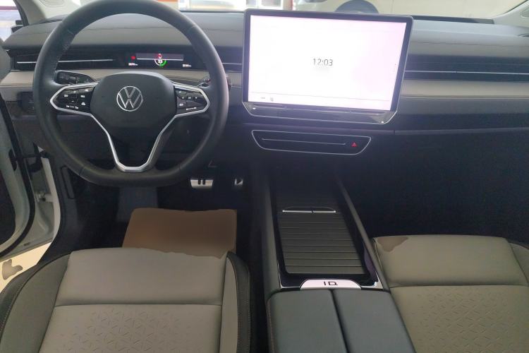 Used Volkswagen ID.7 VIZZION 2024 AIR model Center Console