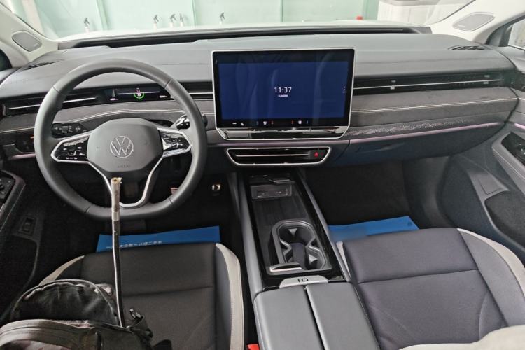 Used Volkswagen ID.7 VIZZION 2024 PRO Model Center Console