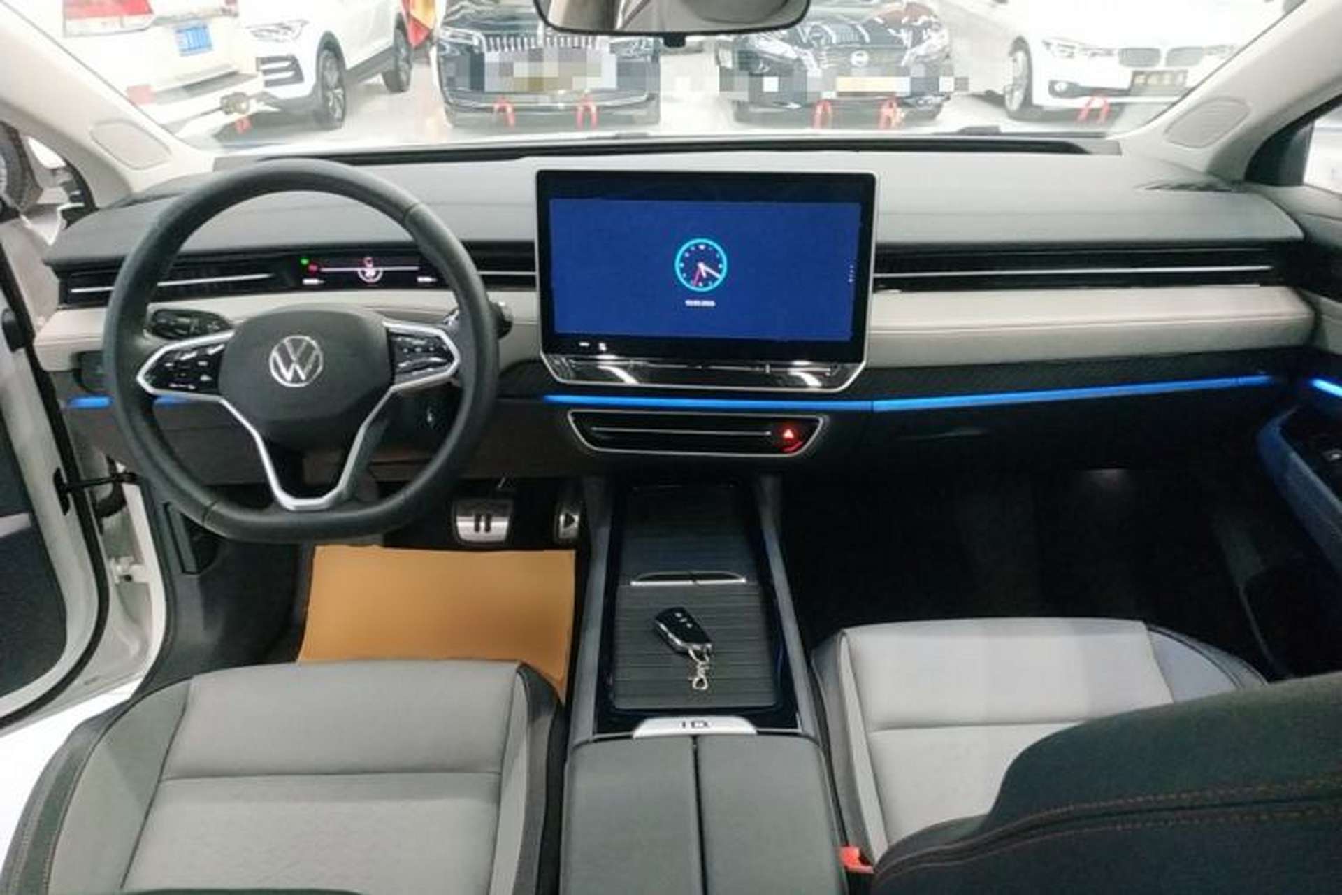 Used Volkswagen ID.7 VIZZION 2024 AIR model Center Console