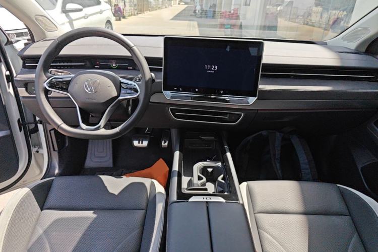 Used Volkswagen ID.7 VIZZION 2024 PRO Model Center Console