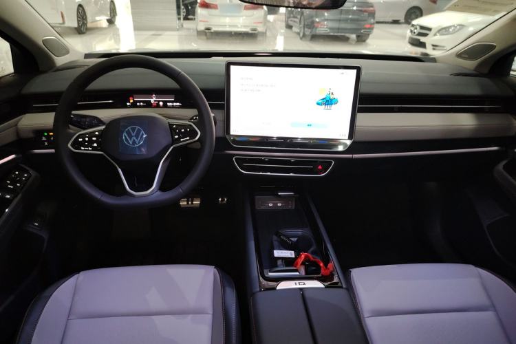 Used Volkswagen ID.7 VIZZION 2024 AIR model Center Console