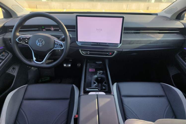 Used Volkswagen ID.7 VIZZION 2024 First Edition Center Console